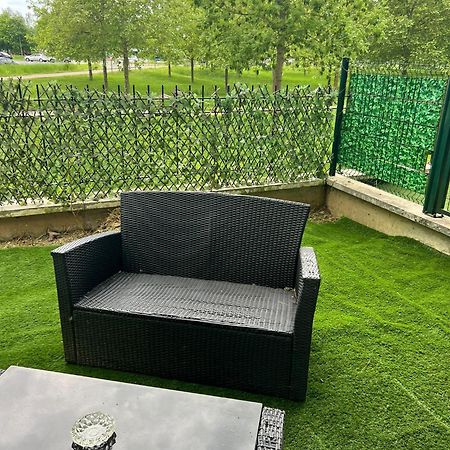 Appartement 5Min Gare Rer Disneyland Paris Val D'Europe La Vallee Village Parking Inclus Montévrain Exterior foto